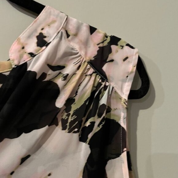 INC International Concepts Women's V Neck Plus Size 18 Floral Top. - Picture 5 of 9